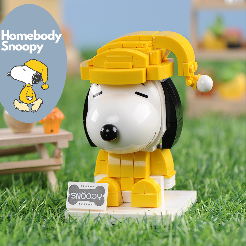 Peanuts® Snoopy Homebody Snoopy BrickHeadz Building Block Set