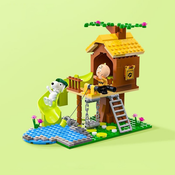 LiNooS Peanuts® Snoopy Beagle Scout Tree House Building Block Set-One Quarter