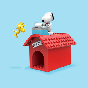LiNooS Peanuts® Snoopy Every Day Fun Snoopy's Doghouse Building Block Set