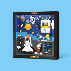 LiNooS Peanuts® Snoopy Spaceflight Adventure in Photo Frame Building Block Set-One Quarter