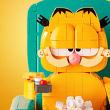 Pleyerid Garfield Lazy Cat Sitting in Recliner Building Block Set-One Quarter