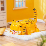 Pleyerid Garfield Lazy Cat Sprawling Out Building Block Set-One Quarter